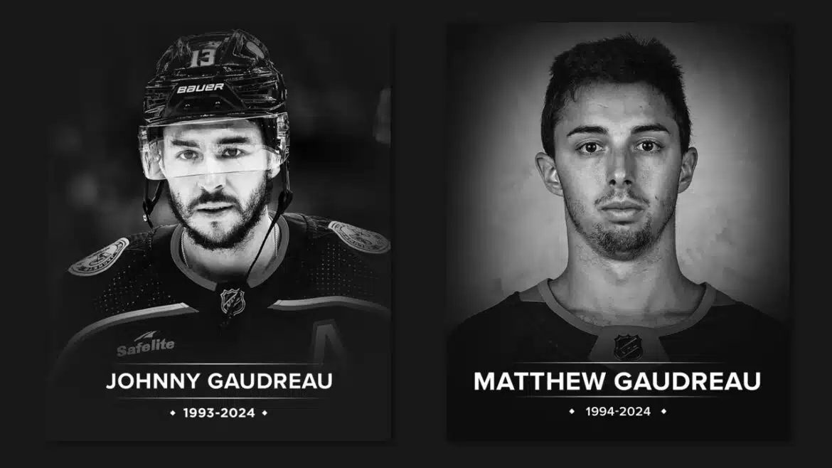 Purple podcast icon with a microphone symbol in the center.